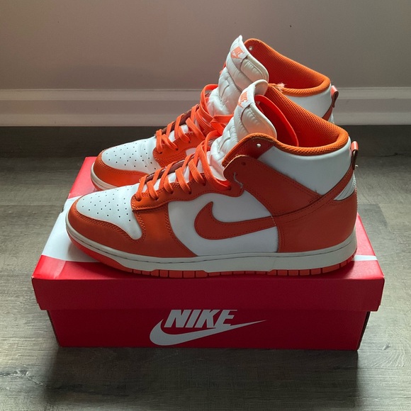 NIKE DUNKS TWO PAIR - Picture 10 of 15